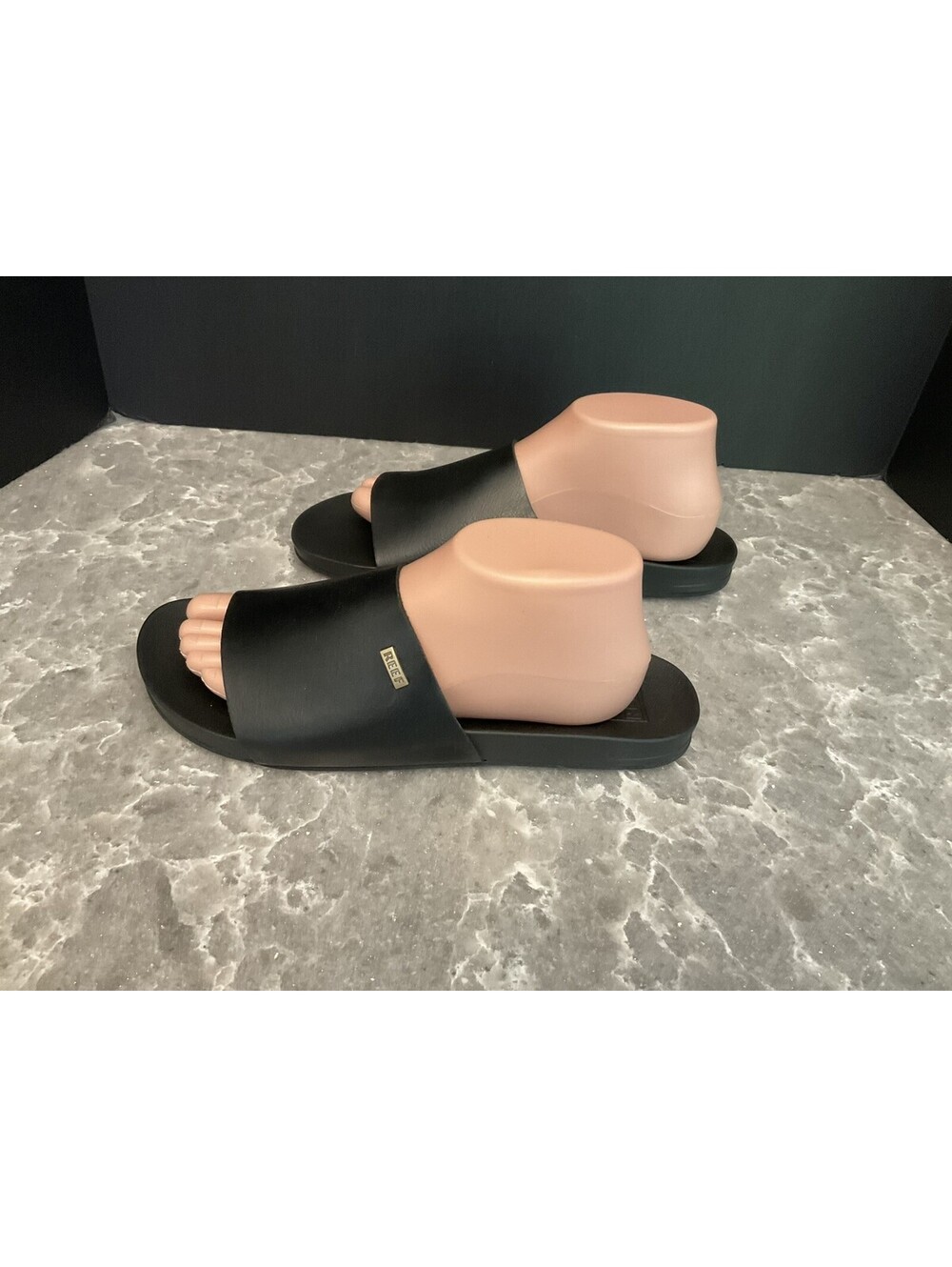 New! Womens Reef Cushion Scout Black Slide Sandals. Size 10. Nice Slides!!!
